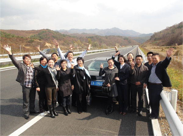 没有比人更高的山峰 没有比脚印更长的旅程